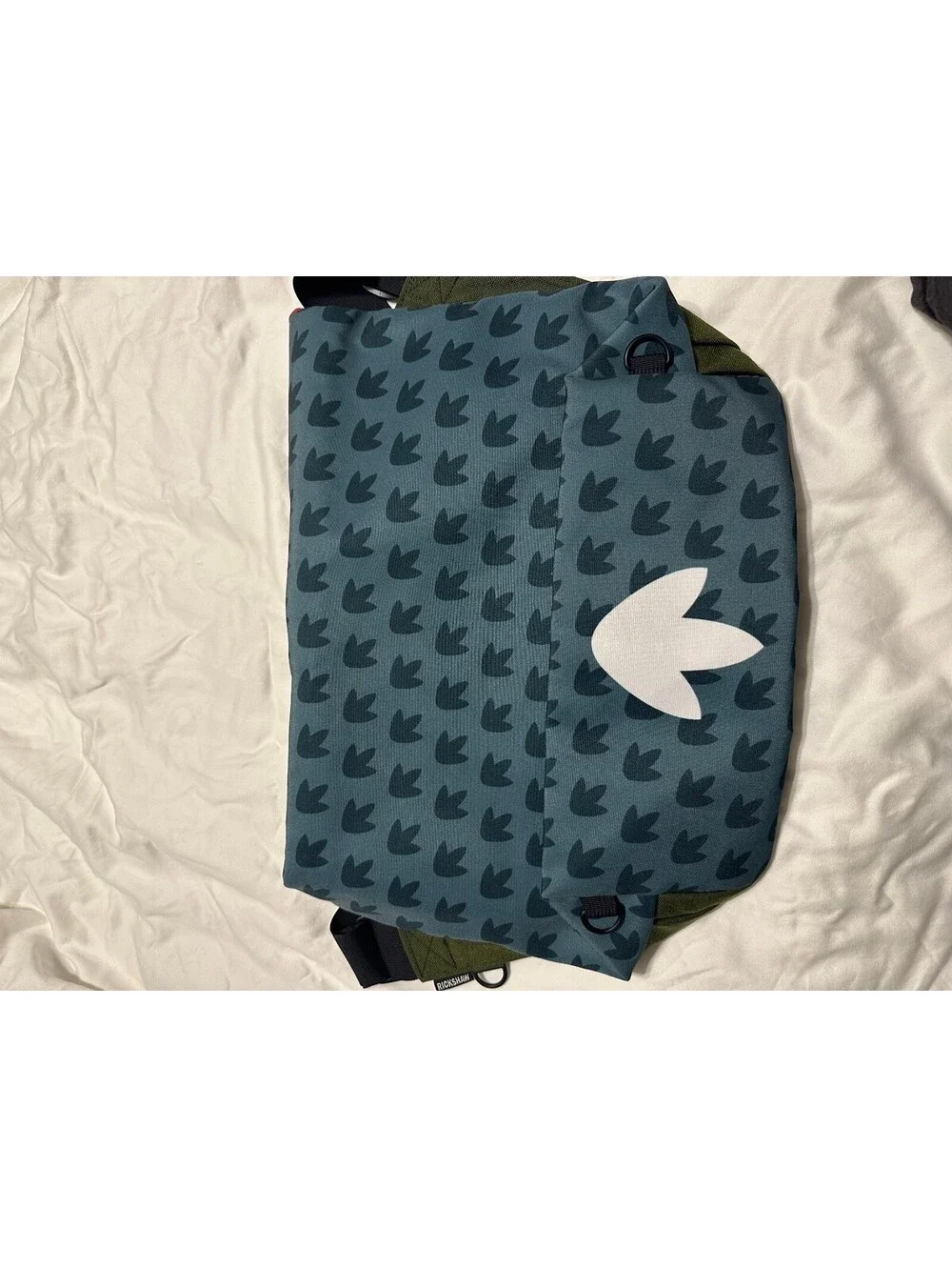Custom Leopard Gecko Richshaw Bagworks messenger bag